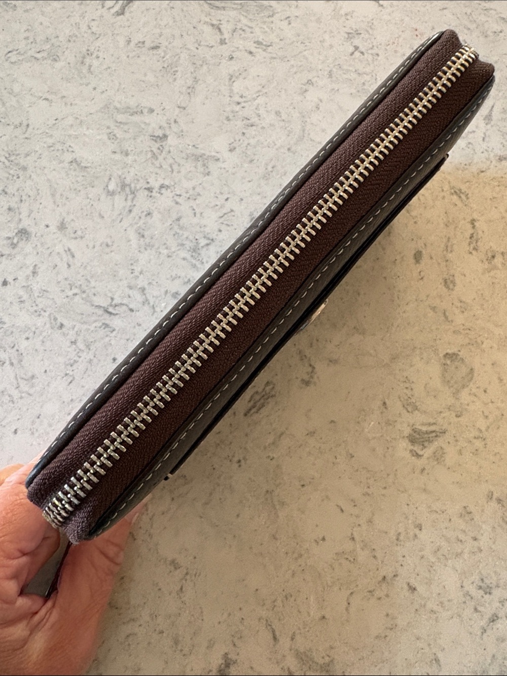 Coach Chelsea Brown Pebbled Leather Credit Card Bill Coin Zip Around Wallet VG+ - Picture 4 of 10